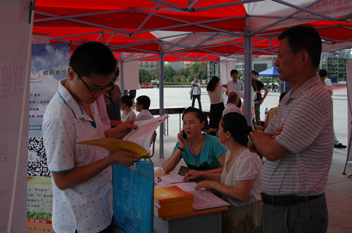 筑巢引鳳，吸納人才 敦煌種業(yè)參加酒泉市人社局組織的大型人才招聘會