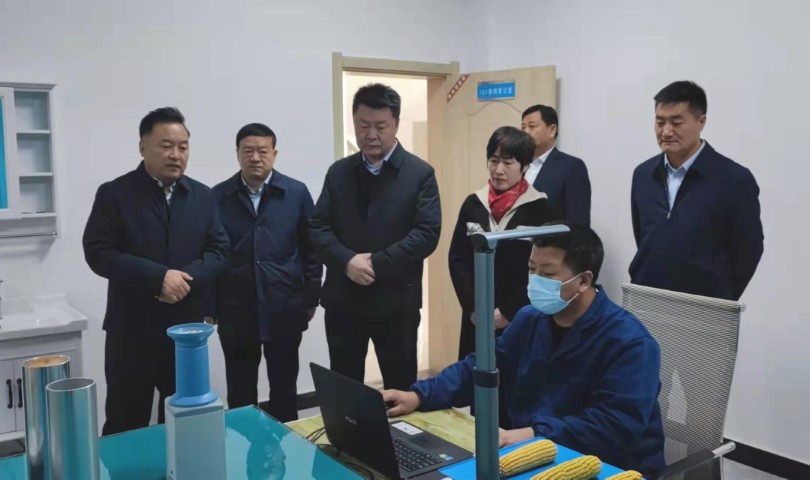 酒泉市政府黨組成員、副市長哈里別克來敦煌種業(yè)調(diào)研指導(dǎo)工作