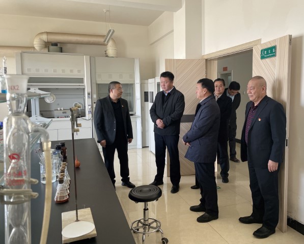 酒泉市政府黨組成員、副市長哈里別克來敦煌種業(yè)調(diào)研指導(dǎo)工作